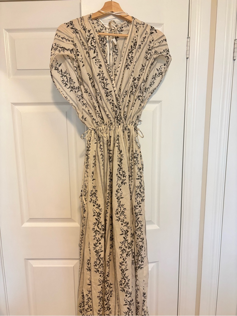 H&M  Tie-Waist Maxi Dress in Cream with Black Floral Print